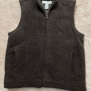 Cozy Brown Zip-Front Sleeveless Camisole Vest